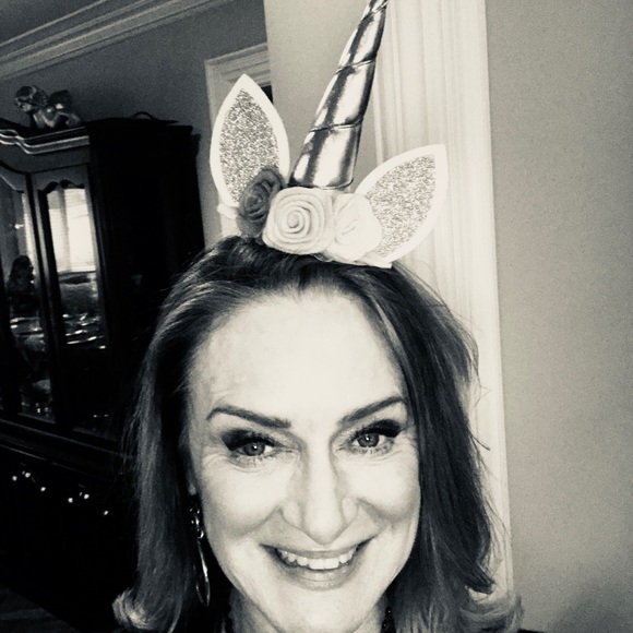 Meet your Posher, Lynn - Picture 2 of 6